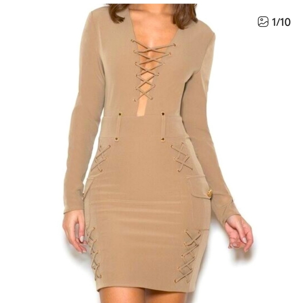 House of CB Thamina body-con long sleeve deep lace v dress M minimalist, sexy